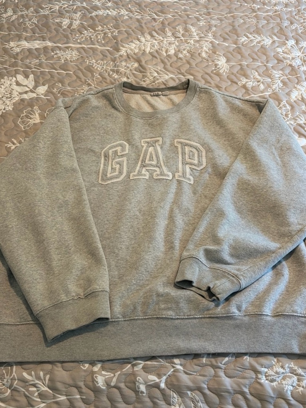 GAP Light Gray women’s Crewneck Sweatshirt